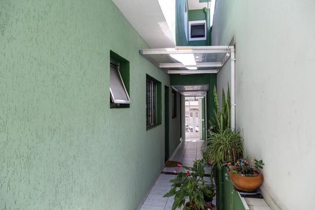 Casa para alugar com 300m², 4 quartos e 2 vagasCorredor externo