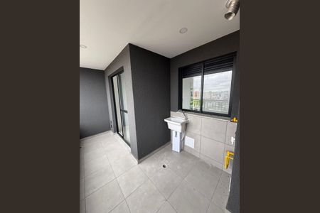 Apartamento à venda com 58m², 2 quartos e 1 vaga Apartamento à venda com 58m², 2 quartos e 1 vagaVaranda