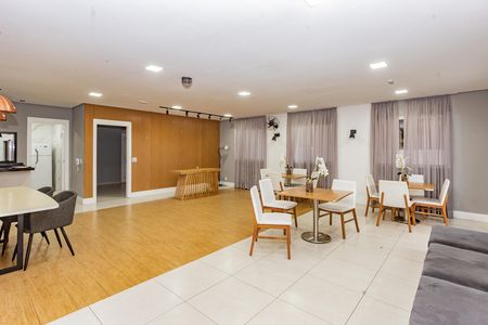 Apartamento para alugar com 41m², 2 quartos e 1 vaga Apartamento para alugar com 41m², 2 quartos e 1 vagaÁrea comum - Salão de festas