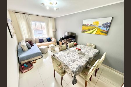 Sala de casa à venda com 4 quartos, 150m² em Vila Vitorio Mazzei, São Paulo
