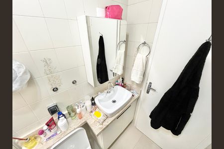 Banheiro de casa à venda com 4 quartos, 150m² em Vila Vitorio Mazzei, São Paulo