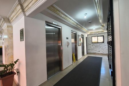 Apartamento para alugar com 67m², 2 quartos e 1 vaga Apartamento para alugar com 67m², 2 quartos e 1 vagaHall de entrada