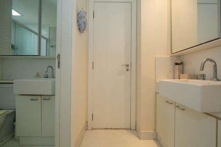 Apartamento para alugar com 200m², 4 quartos e 4 vagasBANHEIRO2