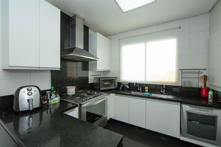 Apartamento para alugar com 200m², 4 quartos e 4 vagasCOZINHA