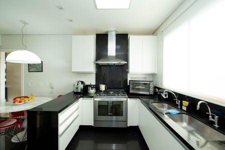 Apartamento para alugar com 200m², 4 quartos e 4 vagasCOZINHA