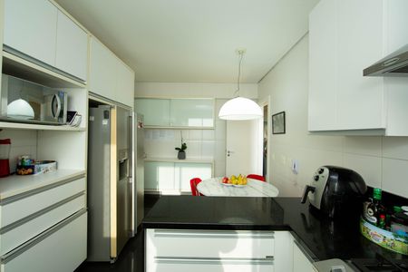 Apartamento para alugar com 200m², 4 quartos e 4 vagasCOZINHA