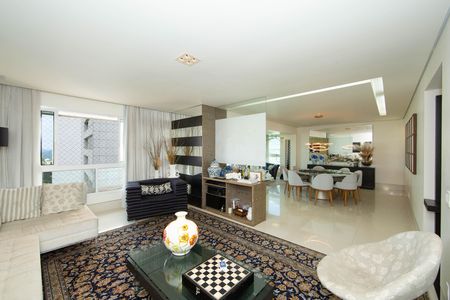 SALA de apartamento para alugar com 4 quartos, 200m² em Belvedere, Belo Horizonte