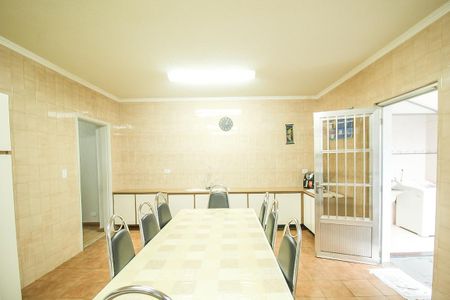Casa à venda com 180m², 3 quartos e 5 vagas Casa à venda com 180m², 3 quartos e 5 vagasCozinha