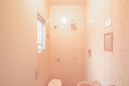 Casa à venda com 180m², 3 quartos e 5 vagas Casa à venda com 180m², 3 quartos e 5 vagasBanheiro de serviço