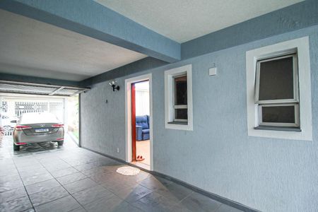 Casa à venda com 180m², 3 quartos e 5 vagas Casa à venda com 180m², 3 quartos e 5 vagasGaragem