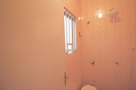 Casa à venda com 180m², 3 quartos e 5 vagas Casa à venda com 180m², 3 quartos e 5 vagasBanheiro de serviço