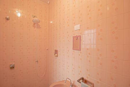 Casa à venda com 180m², 3 quartos e 5 vagas Casa à venda com 180m², 3 quartos e 5 vagasBanheiro de serviço