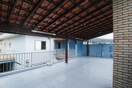 Casa à venda com 180m², 3 quartos e 5 vagas Casa à venda com 180m², 3 quartos e 5 vagasQuintal