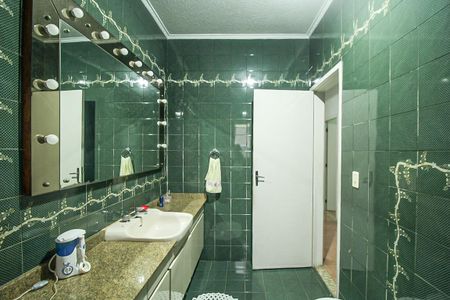Casa à venda com 180m², 3 quartos e 5 vagas Casa à venda com 180m², 3 quartos e 5 vagasBanheiro