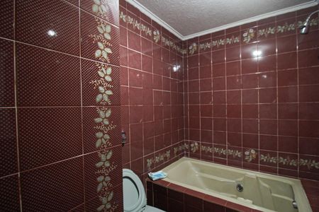 Casa à venda com 180m², 3 quartos e 5 vagas Casa à venda com 180m², 3 quartos e 5 vagasBanheiro