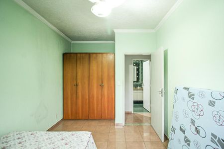 Casa à venda com 180m², 3 quartos e 5 vagas Casa à venda com 180m², 3 quartos e 5 vagasQuarto 2