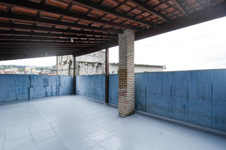 Casa à venda com 180m², 3 quartos e 5 vagas Casa à venda com 180m², 3 quartos e 5 vagasQuintal