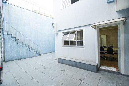 Casa à venda com 180m², 3 quartos e 5 vagas Casa à venda com 180m², 3 quartos e 5 vagasQuintal