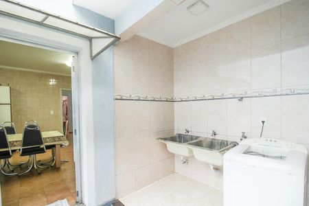 Casa à venda com 180m², 3 quartos e 5 vagas Casa à venda com 180m², 3 quartos e 5 vagasÁrea de Serviço