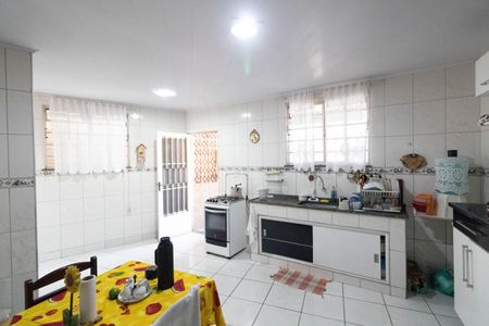 Casa para alugar com 210m², 3 quartos e 2 vagas Casa para alugar com 210m², 3 quartos e 2 vagasCozinha e Área de Serviço