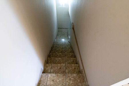 Casa para alugar com 210m², 3 quartos e 2 vagas Casa para alugar com 210m², 3 quartos e 2 vagasEscada