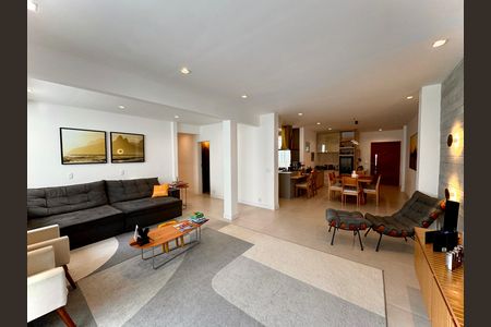 Apartamento à venda com 160m², 3 quartos e sem vaga