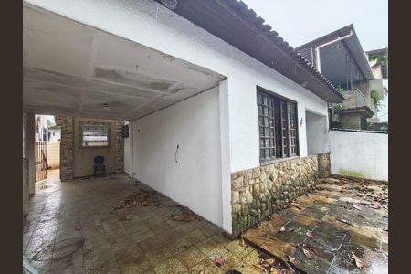 Casa de condomínio à venda com 135m², 3 quartos e 2 vagas Casa de condomínio à venda com 135m², 3 quartos e 2 vagasÁrea externa
