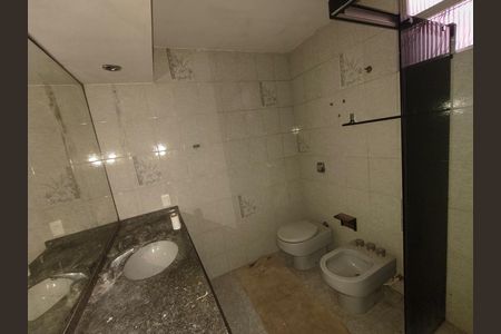 Casa de condomínio à venda com 135m², 3 quartos e 2 vagas Casa de condomínio à venda com 135m², 3 quartos e 2 vagasBanheiro social