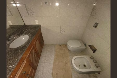 Casa de condomínio à venda com 135m², 3 quartos e 2 vagas Casa de condomínio à venda com 135m², 3 quartos e 2 vagasBanheiro social