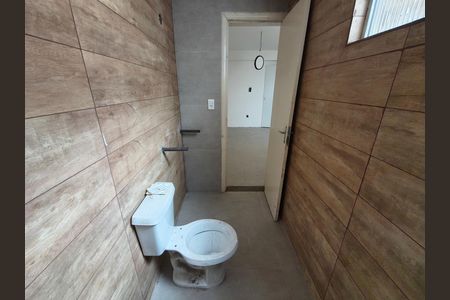 Casa de condomínio à venda com 135m², 3 quartos e 2 vagas Casa de condomínio à venda com 135m², 3 quartos e 2 vagasBanheiro da suíte