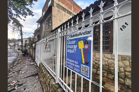 Casa de condomínio à venda com 135m², 3 quartos e 2 vagas Casa de condomínio à venda com 135m², 3 quartos e 2 vagasPlaca