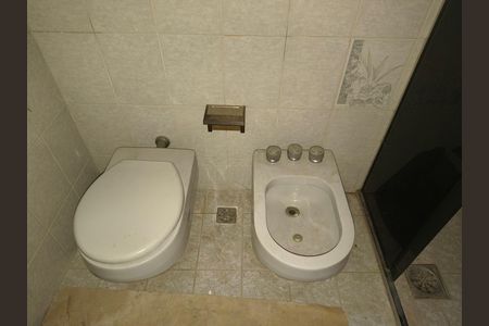 Casa de condomínio à venda com 135m², 3 quartos e 2 vagas Casa de condomínio à venda com 135m², 3 quartos e 2 vagasBanheiro social