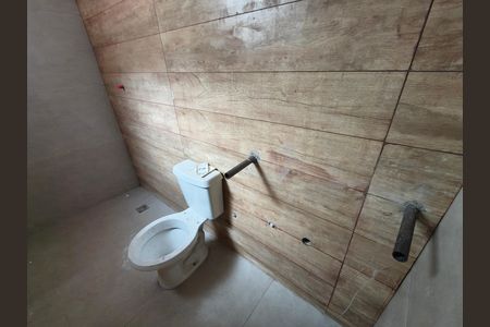 Casa de condomínio à venda com 135m², 3 quartos e 2 vagas Casa de condomínio à venda com 135m², 3 quartos e 2 vagasBanheiro da suíte