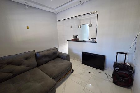 Casa para alugar com 100m², 3 quartos e 2 vagas Casa para alugar com 100m², 3 quartos e 2 vagasSala