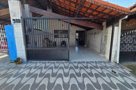 Fachada de casa para alugar com 3 quartos, 100m² em Maracanã, Praia Grande