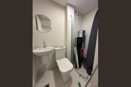 Apartamento para alugar com 230m², 4 quartos e 2 vagas Apartamento para alugar com 230m², 4 quartos e 2 vagasBanheiro de serviço