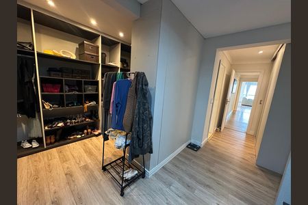 Apartamento para alugar com 230m², 4 quartos e 2 vagas Apartamento para alugar com 230m², 4 quartos e 2 vagasCloset