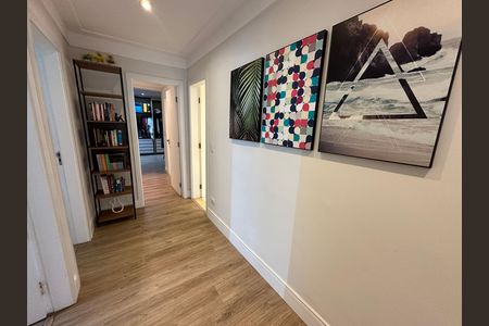 Apartamento para alugar com 230m², 4 quartos e 2 vagas Apartamento para alugar com 230m², 4 quartos e 2 vagasCorredor