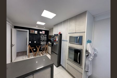 Apartamento para alugar com 230m², 4 quartos e 2 vagas Apartamento para alugar com 230m², 4 quartos e 2 vagasCozinha