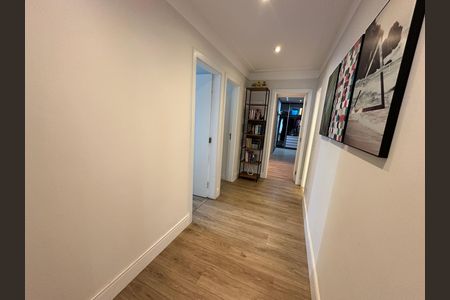 Apartamento para alugar com 230m², 4 quartos e 2 vagas Apartamento para alugar com 230m², 4 quartos e 2 vagasCorredor