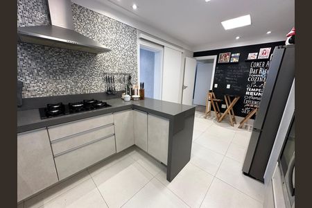 Apartamento para alugar com 230m², 4 quartos e 2 vagas Apartamento para alugar com 230m², 4 quartos e 2 vagasCozinha
