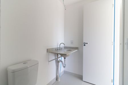 Apartamento à venda com 72m², 2 quartos e 1 vaga Apartamento à venda com 72m², 2 quartos e 1 vagaBanheiro da Suíte