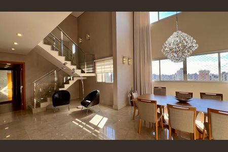 Apartamento à venda com 4 quartos, 266m² em Santo Antônio, Belo Horizonte