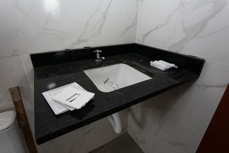 Apartamento para alugar com 75m², 2 quartos e 1 vaga Apartamento para alugar com 75m², 2 quartos e 1 vagaBanheiro