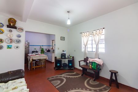 Casa à venda com 230m², 2 quartos e 2 vagasSala de TV