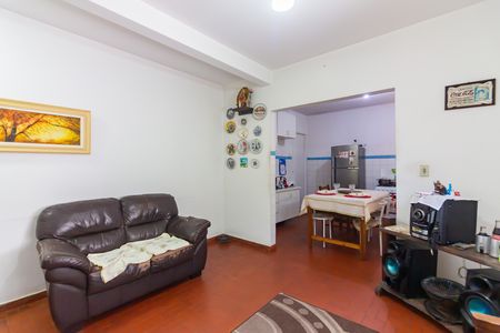 Sala de TV de casa à venda com 2 quartos, 230m² em Vila Yolanda, Osasco