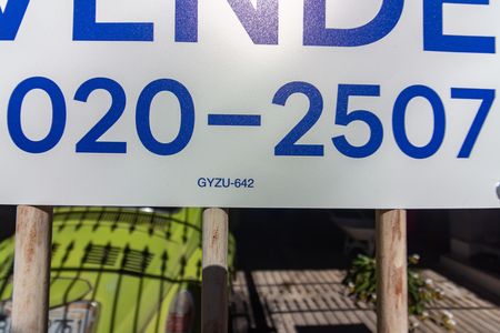 Casa à venda com 230m², 2 quartos e 2 vagasCode
