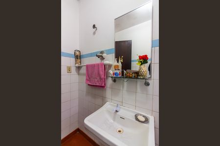 Casa à venda com 230m², 2 quartos e 2 vagasBanheiro 2