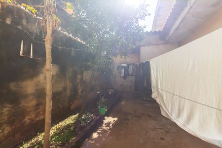 Casa à venda com 230m², 2 quartos e 2 vagasQuintal