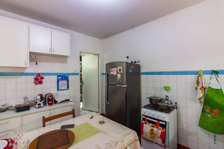 Casa à venda com 230m², 2 quartos e 2 vagasCozinha 